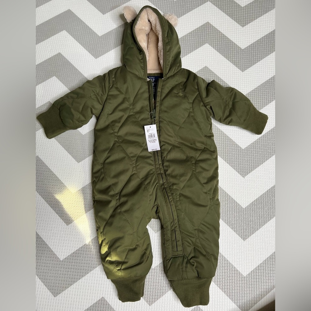 NWT Gap Kids Snow Suit!